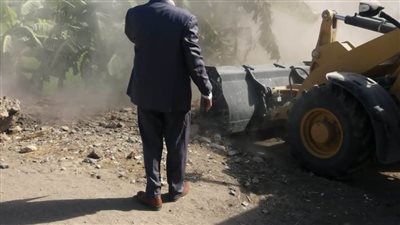 إزالة 14 حالة تعدٍ على أراضي أملاك دولة بمركزي أسيوط وأبنوب واسترداد 57 فدان زراعة
