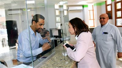 محافظ البحيرة في جولة مفاجئة بقرية الأبعادية للتأكد من جودة الخدمات الحكومية المقدمة للمواطنين