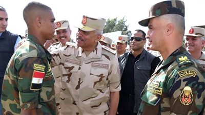 عاجل.. وزير الدفاع يتفقد عددًا من الأنشطة التدريبية للقوات الخاصة ويلتقى بالمقاتلين 