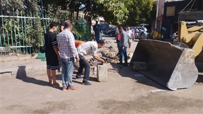 حملات مكثفة لرفع الإشغالات عن حرم الطريق العام في مركزي المنيا ومغاغة