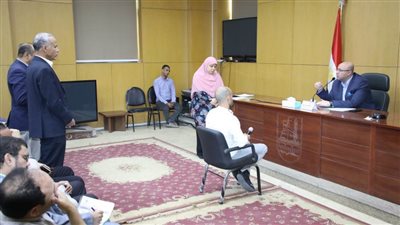 محافظ بني سويف يعقد اللقاء الأسبوعي مع المواطنين