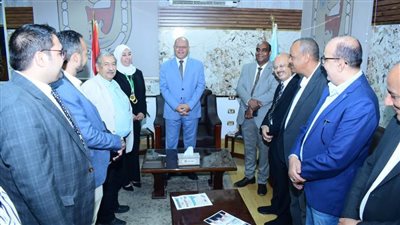 خريجو دفعتي ٢٩ و٣٠ طب بشري سوهاج يتبرعون بجهاز موجات صوتية لمستشفى الجامعة بالتعاون مع مؤسسة مصر الخير