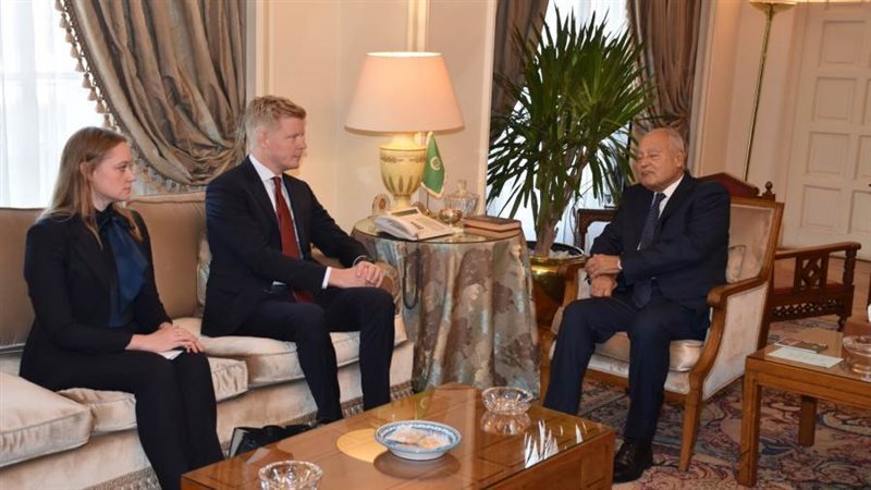 صورة من اللقاء