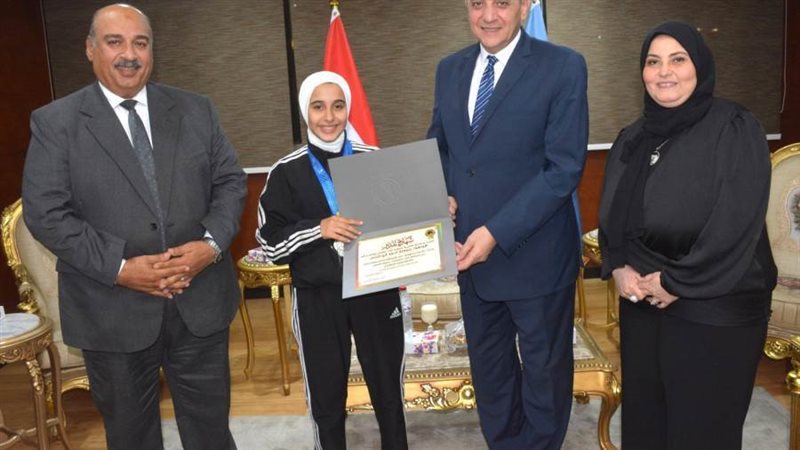 محافظ الغربية خلال