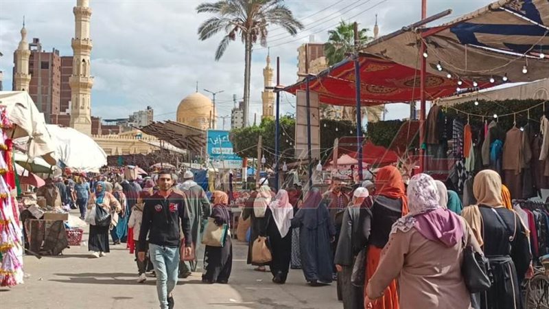 توافد الزوار