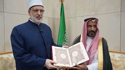 وكيل الأزهر الشريف يزور مجمع الملك فهد لطباعة المصحف بالمدينة المنورة