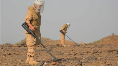 مركز الملك سلمان للإغاثة ينتزع 829 لغمًا عبر مشروع 