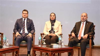 مركز فتوى الأزهر يعقد لقاءً توعويًّا لطلاب جامعة عين شمس