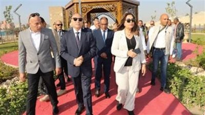 وزيرة التنمية المحلية ومحافظ القاهرة يفتتحان حديقة الفيروز بالمقطم