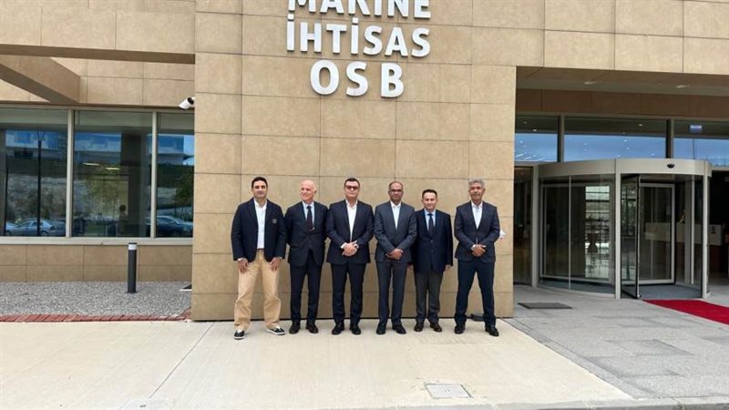 وزيرالإسكان يزور