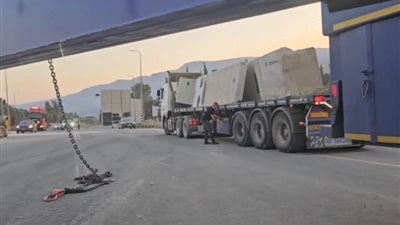 الاحتلال يزيل الجدران الأسمنتية عند كريات شمونة والمطلة