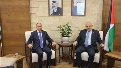    سفير مصر برام الله يبحث مع وزير الحكم المحلي مشاركة فلسطين في المنتدى الحضري العالمي