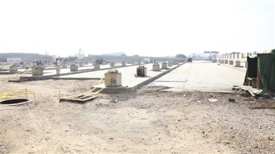 محافظ بني سويف يتفقد العمل في مشروع مجمع المواقف أسفل محور عدلي منصور