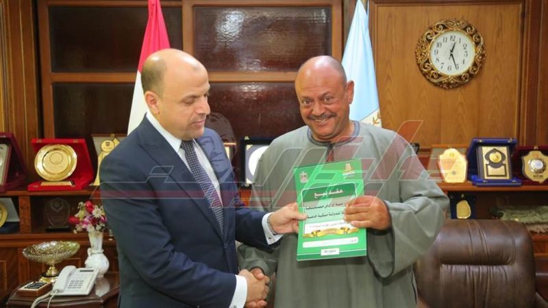 تسليم عقود التقنين