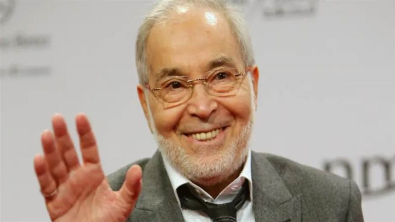 الفنان الكبير حسن