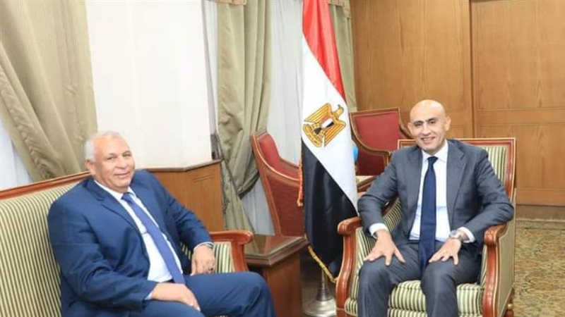 وزير التعليم ومحافظ