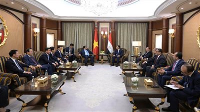 رئيس الوزراء يلتقي رئيس وزراء فيتنام لبحث الملفات ذات الاهتمام المشترك