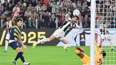 بمواجهة مثيرة.. بارما يهين السيدة العجوز في 