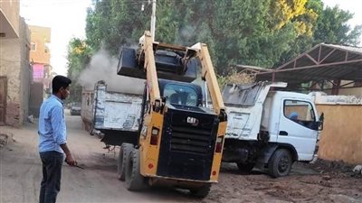 شن حملات مكبرة صباحية ومسائية بمدينة أسوان لرفع 390 حالة إشغال وتحرير 23 محضر إشغال طريق 