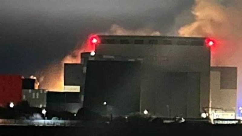 حريق في حوض بناء