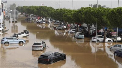 ارتفاع حصيلة فيضانات فالنسيا إلى 155 وفاة..وإنذار وحالة تأهب في 