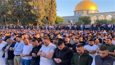 40 ألفا يؤدون صلاة الجمعة في المسجد الأقصى المبارك