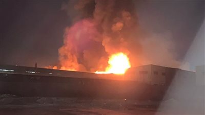 حريق بمصنع بالمنطقة الصناعية ببورسعيد والدفع بـ5 سيارات إطفاء للسيطرة.. وتعرض عامل للإصابة 