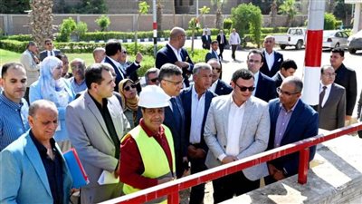 وزير الإسكان ومحافظ الجيزة يقومان بزيارة محطة رفع صرف صحي الهرم الحلزونية