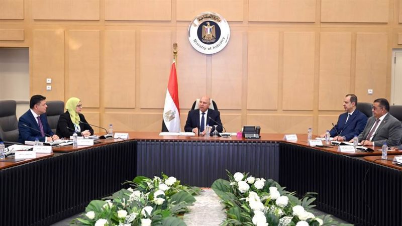 الوزير يترأس الاجتماع