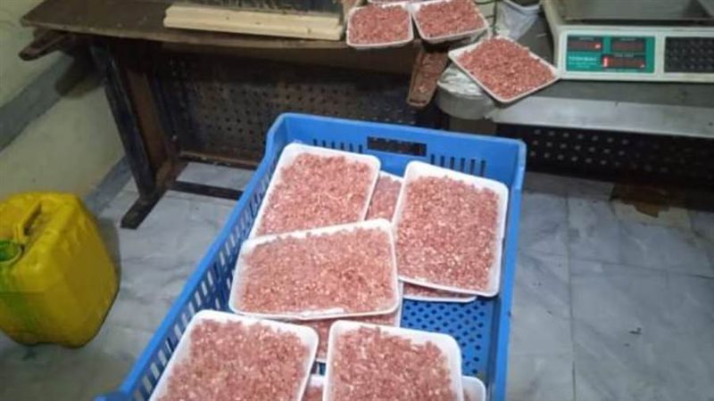 ضبط لحوم مصنعه