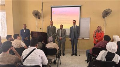 رئيس جامعة دمنهور يتفقد كليات قطاع النوبارية للإطمئنان على انتظام الدراسة وسير العملية التعليمية 