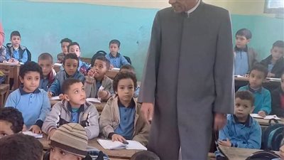 رئيس الإدارة المركزية لمنطقة القاهرة الأزهرية يتفقد المسيرة التعليمية بمجمع معاهد الإمام الشيخ عبد الحليم محمود 
