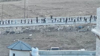 الاحتلال يعتقل أكثر من 10 مواطنين من مخيم الفوار وإصابة شاب بالرصاص