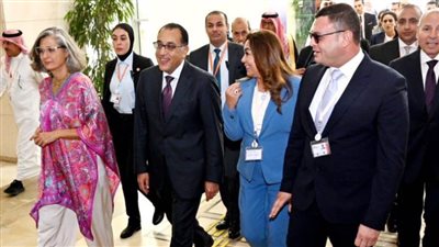 وزير الإسكان يشارك في افتتاح المعرض المصاحب للمنتدى الحضري العالمي 