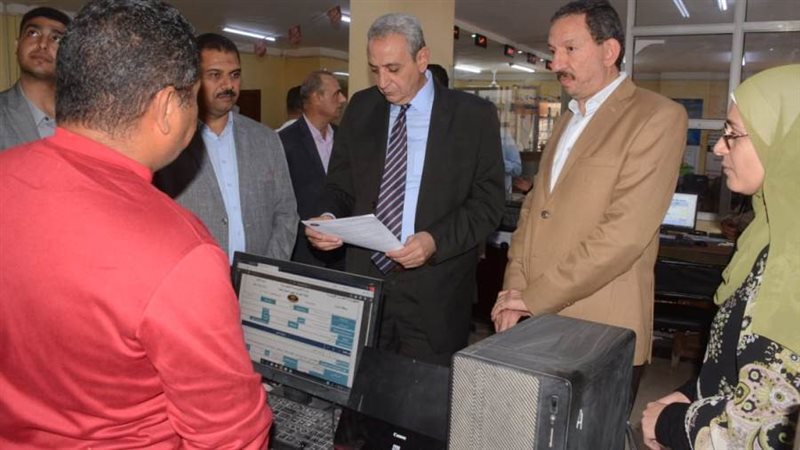 محافظ الغربية بالمركز