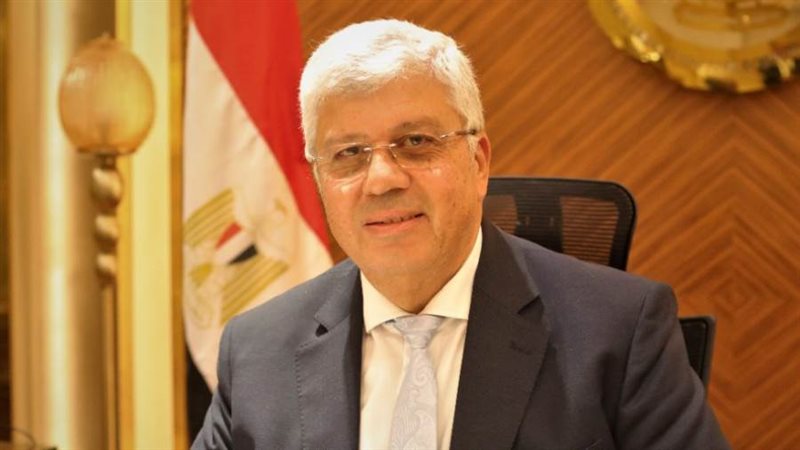 الدكتور أيمن عاشور