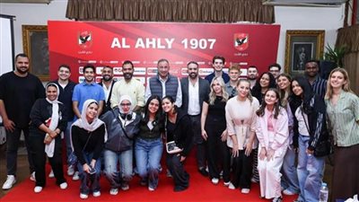 محمود الخطيب يستقبل وفد طلاب جامعة مانشستر متروبوليتان الإنجليزية