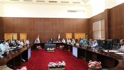 سكرتير عام البحر الأحمر يستعرض موقف لجنة التنازلات بمدن المحافظة |صور 