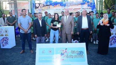 رئيس جامعة سوهاج يكرم الطلبة والطالبات الفائزين بالمراكز الأولى في فعاليات 100 يوم رياضة