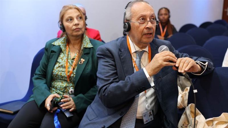 جانب من الجلسة