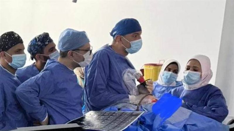 الفريق الطبى خلال