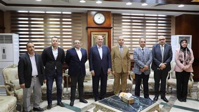 محافظ المنيا يستقبل رئيس مجموعة القلعة لبحث عدد من الفرص الاستثمارية المتاحة