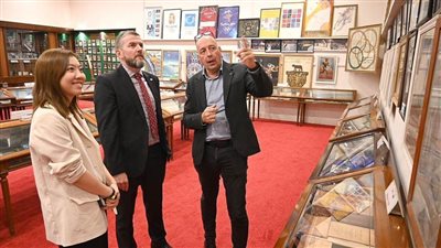 بالصور... جولة لممثلي الأولمبية الدولية في المتحف الأولمبي