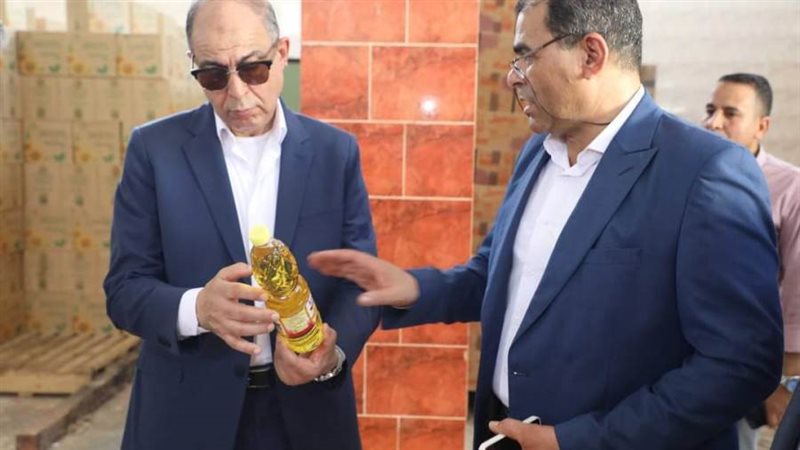 محافظ خلال الجولة