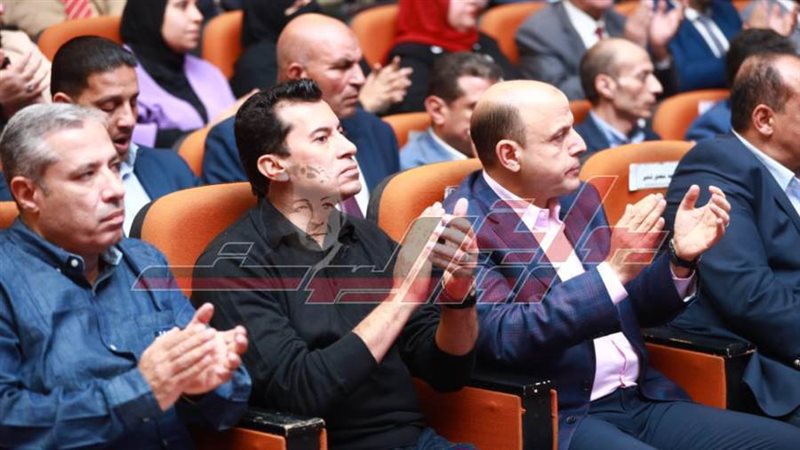 محافظ كفرالشيخ ووزير