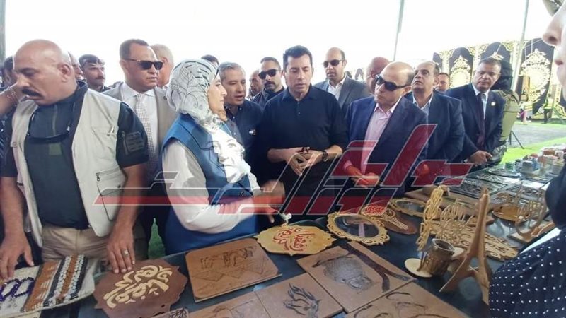 محافظ كفرالشيخ ووزير