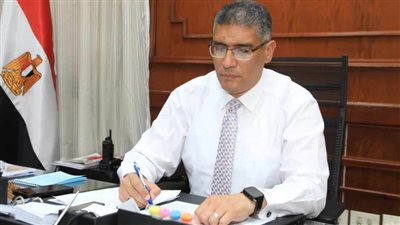 محافظ الجيزة يعتمد حركة تنقلات وتكليف لنواب رؤساء الاحياء والمراكز 