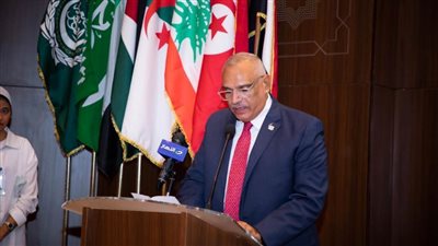 محمد أبو سعدة يتسلم جائزة الشيخة اليازية آل نهيان من اتحاد الآثاريين العرب