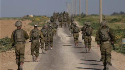 عسكري سوري:إسرائيل تقتل وتصيب 27 مدنيا بينهم أطفال ونساء