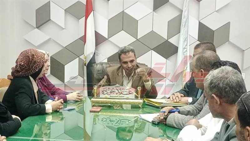 خلال الاجتماع